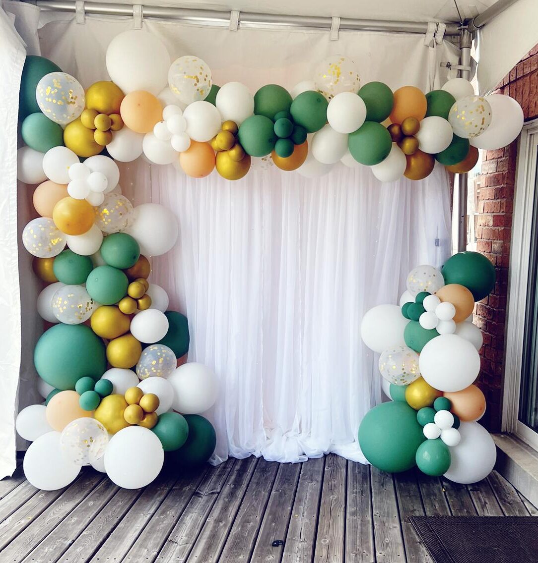 balloon arch photo booth in Barrie